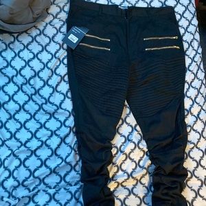 Mens jean joggers. Size 38.